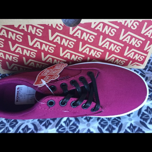 Vans - Picture 2 of 5